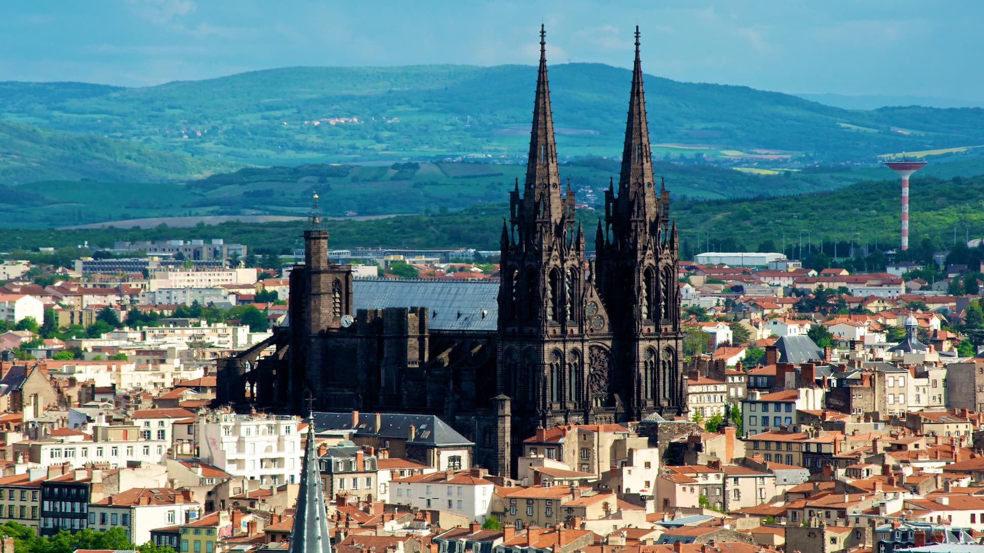 /Clermont-Ferrand.jpg